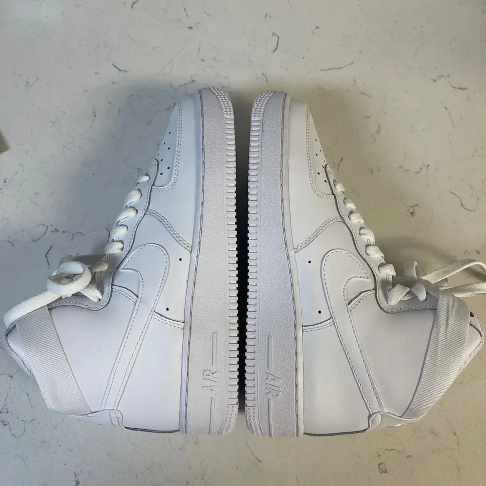 Nike Air Force 1 High LE Triple White GS Sneakers Size 6.5 Y DH2943-111 BIG KIDS
